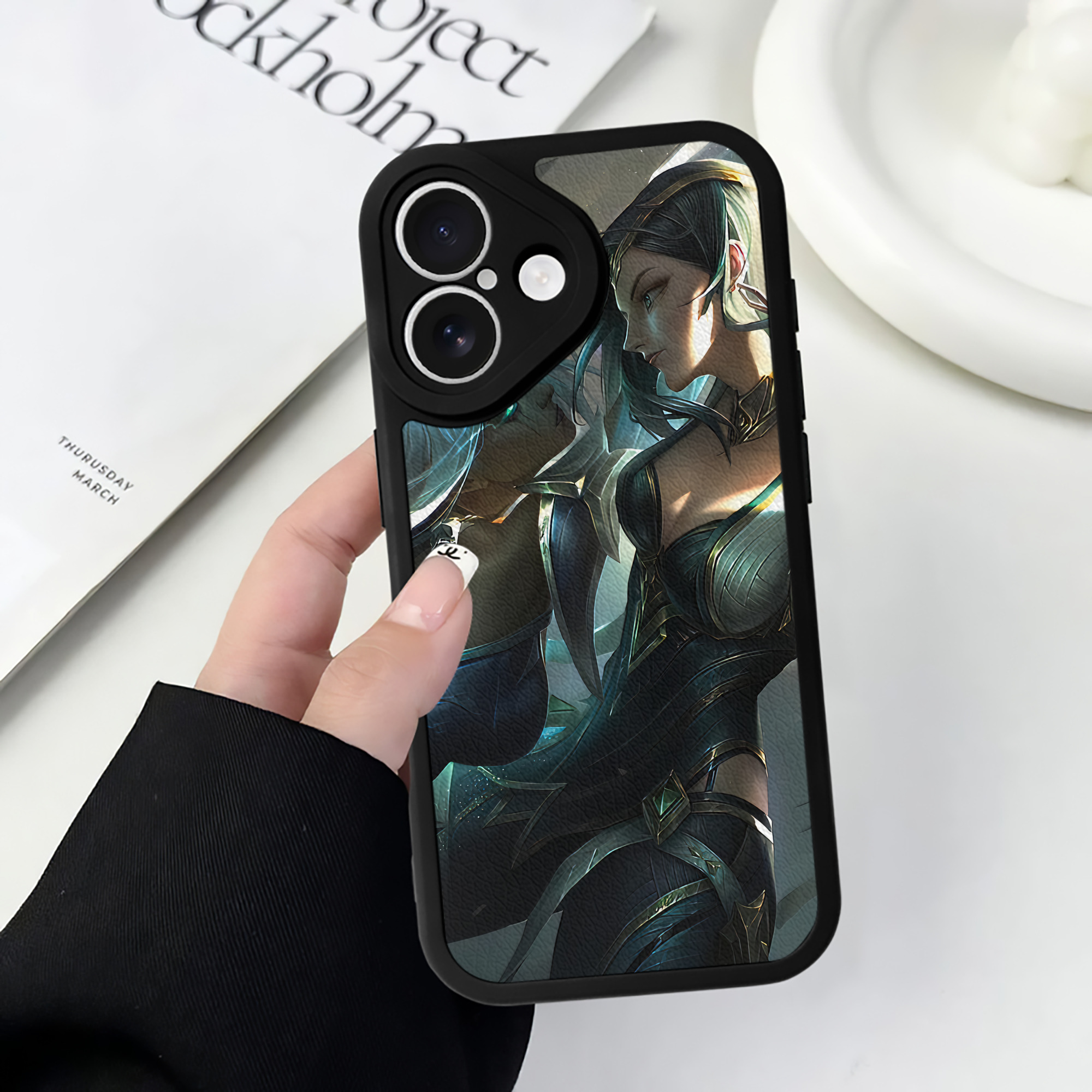 （画像用） リーグ・オブ・レジェンド League of Legends LOL 【iPhone 16シリーズ対応】シリコンスマホケース（レザー調） 材質：シリコン